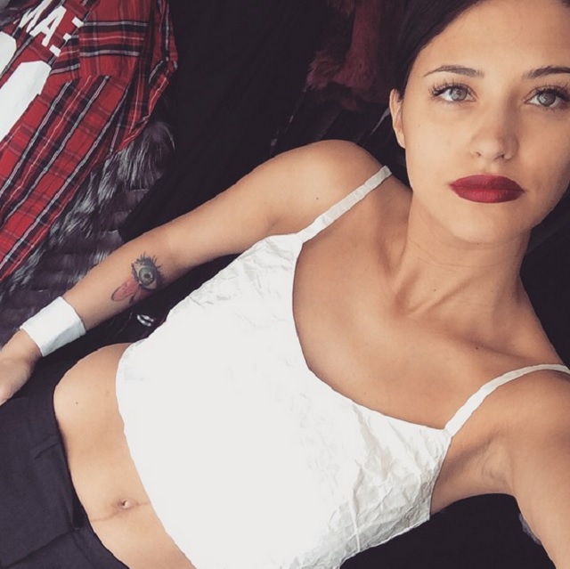 Antonia are mai multe tatauaje. Vedeta are un ochi la fel ca si Lino pe mana dreapta