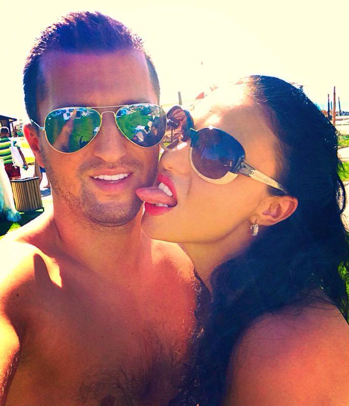 Alexanda si Valentin au o relatie solida si sunt impreuna de cativa ani