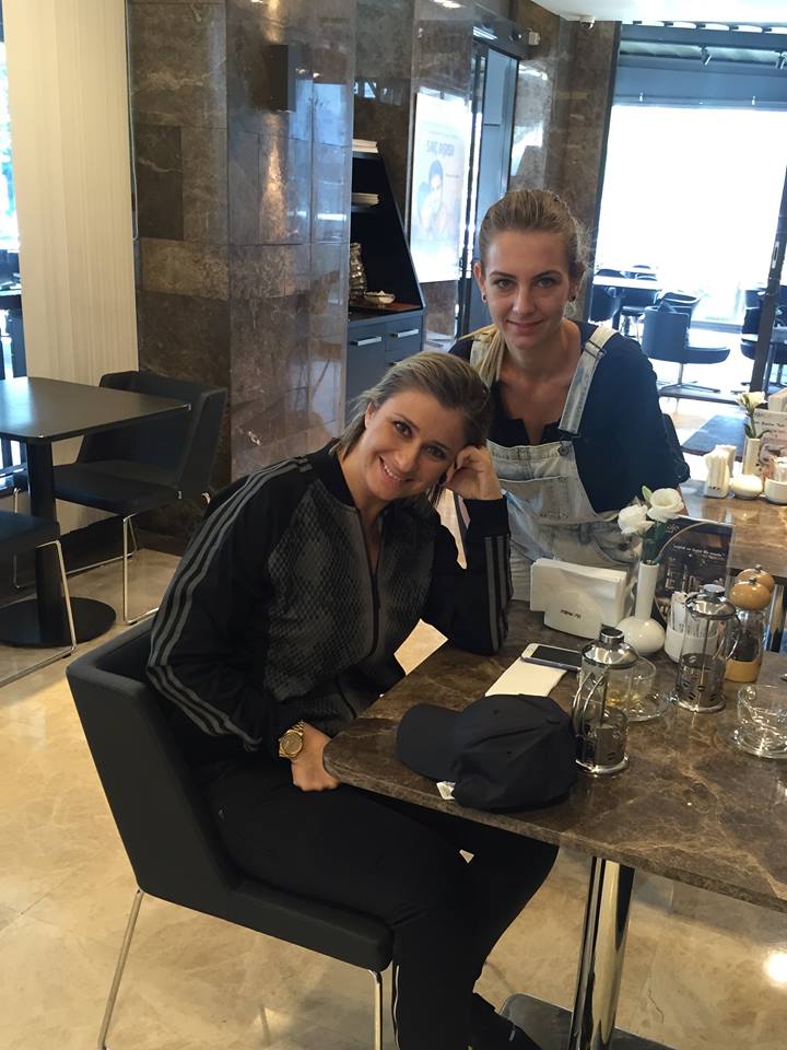 Adina este buna prietena cu Anamaria Prodan