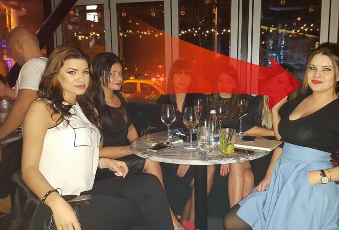 Bianca Lapuste s-a ingrasat considerabil in perioada sarcinii, insa acest lucru nu o impedica sa imbrace tinute cu vedere la pieptul voluminos