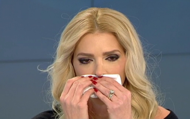 Alina plange de doua saptamani fara oprire