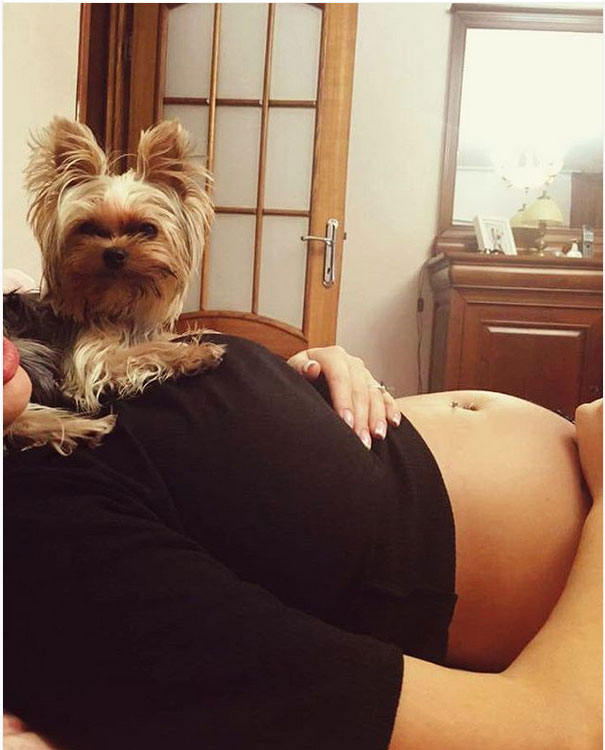 Andreea isi arata mandra burtica