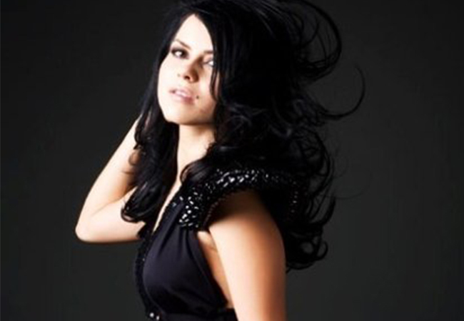 Prima postare pe Facebook a Innei.