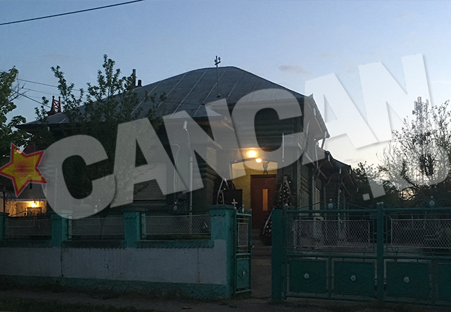 Casa în care se ţine priveghiul tatălui lui Dan Diaconescu.