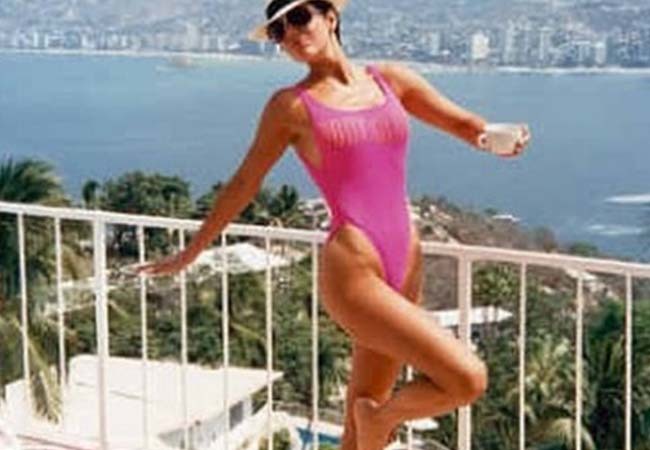 Kim Kardashian, în cel mai sexy costum de baie al anului 2016.