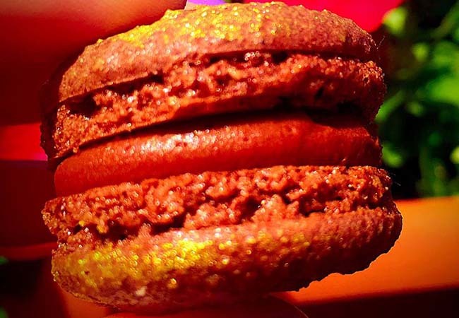 Gabriela Cristea a gătit macarons cu pulbere de aur!