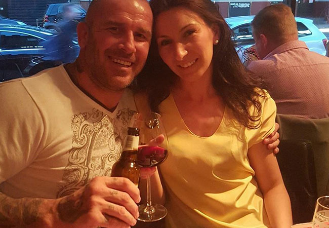 Cătălin Zmărăndescu şi Luiza radiază de fericire împreună.