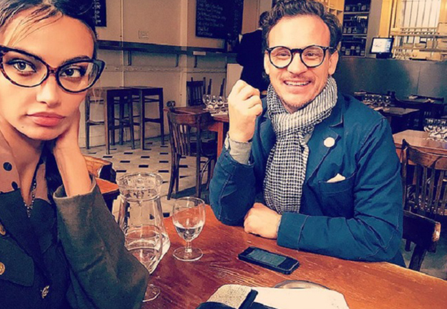 Mădălina Ghenea a ieşit în oraş cu un prieten.