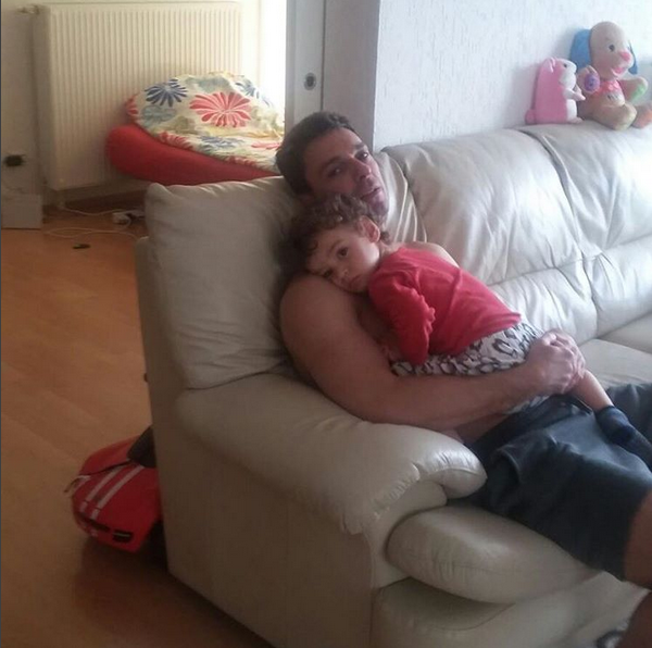 Relaţia tată-fiu este una strânsă.