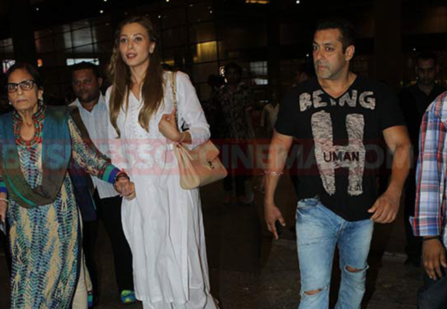 Iulia Vântur a ieşit cu ”soacra” ei în public.