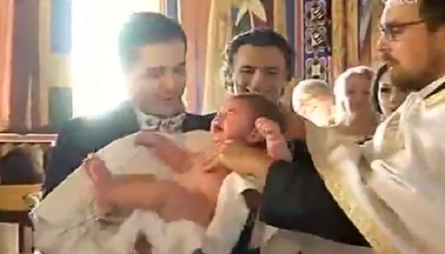 Liviu Vârciu a fost naş de botez pentru copilul unor prieteni.