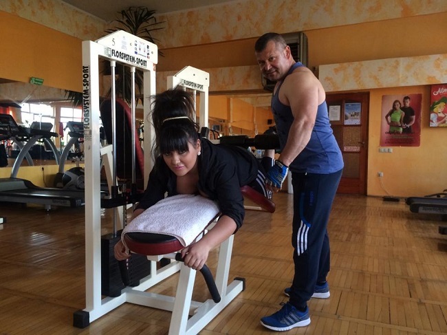 Bianca Rus se antrenează la sală.