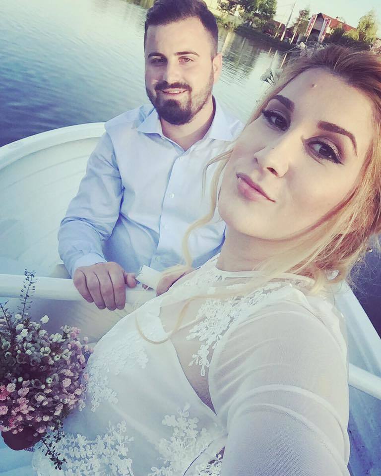 Adda şi proaspătul său soţ, Cătălin Rizea, au făcut o plimbare cu barca, imediat ce şi-au unit destinele