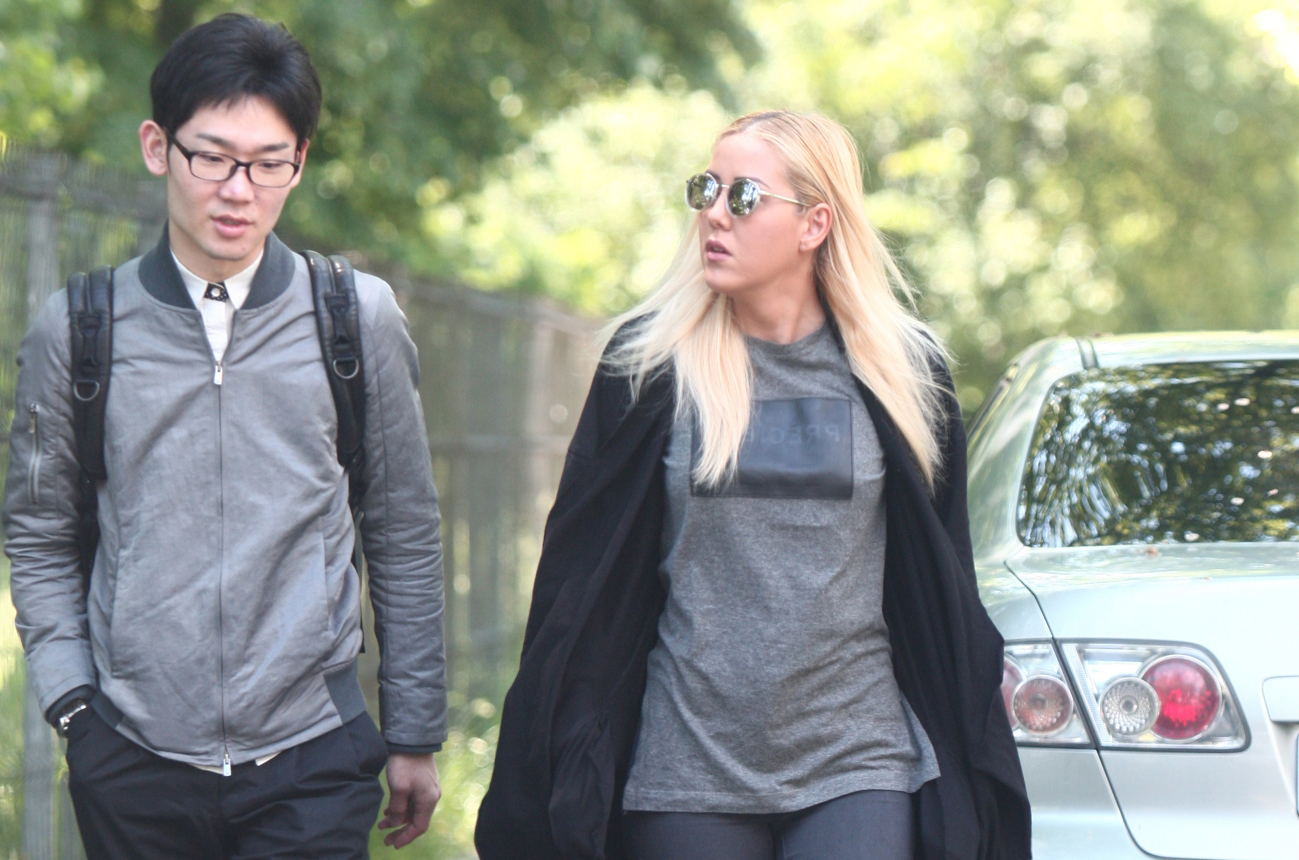 Ana Maria, sora Danielei Crudu, a fost fotografiată în compania unui tânăr cu origini asiatice