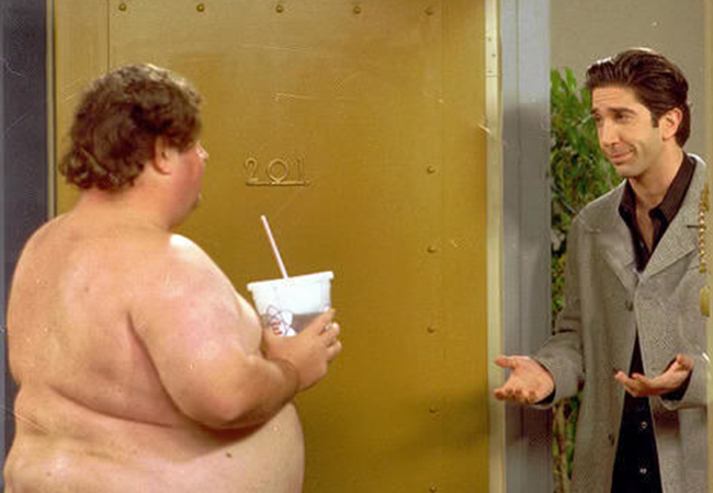 Actorul care a jucat rolul bărbatului urât şi gol din ”Friends” a fost filmat mereu de la spate.