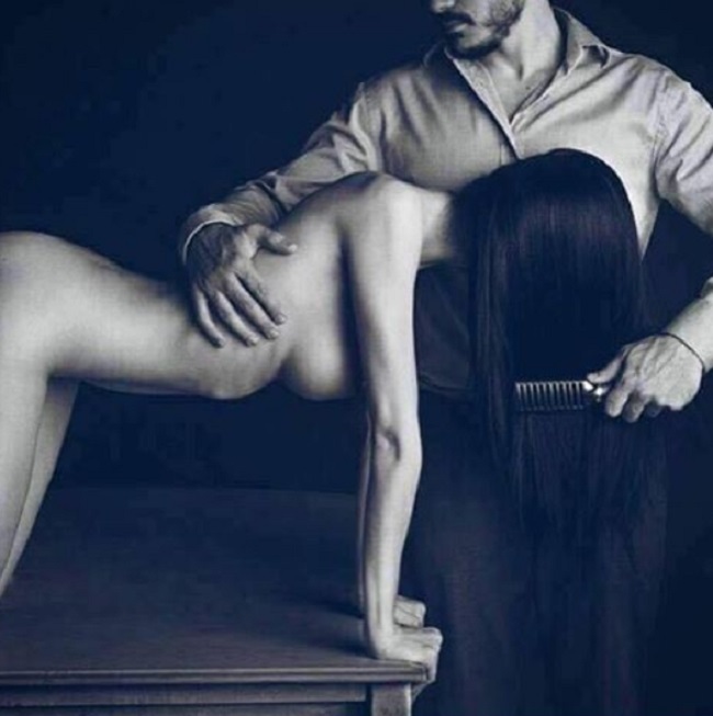 Victor Slav a postat o imagine indecentă pe Instagram.