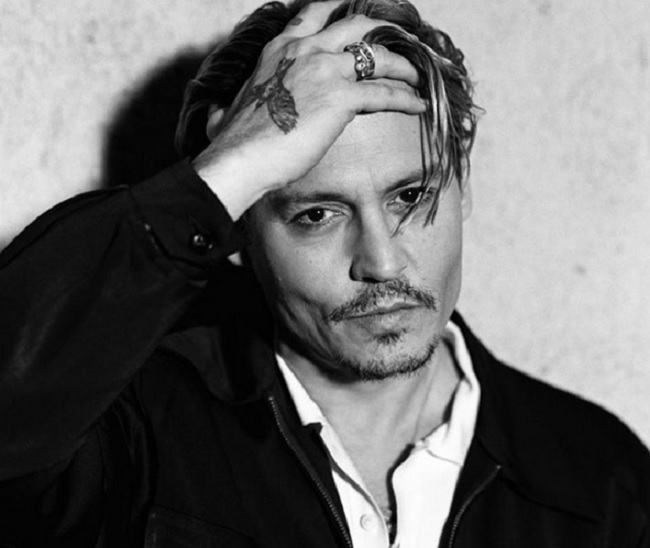 Lidia Buble se gândeşte la Johnny Depp.