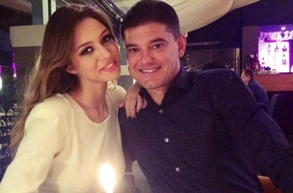 Boureanu se iubeşte acum cu o puştoaică