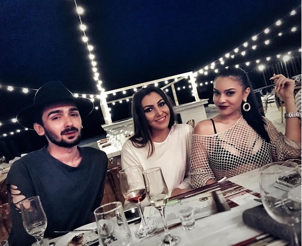 Carmen Minune a apărut aşa, după ce a negat vehement până acum că şi-ar fi pus silicoane