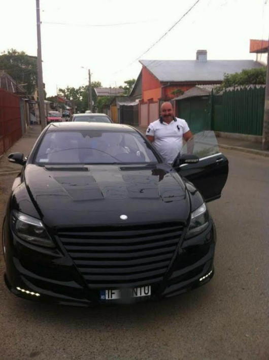 În afară de animalele exotice, Nuţu are o pasiune şi pentru maşinile puternice!