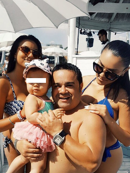 Turiştii au crezut că nu văd bine în clipa în care l-au zărit pe Adi Minune pe plajă