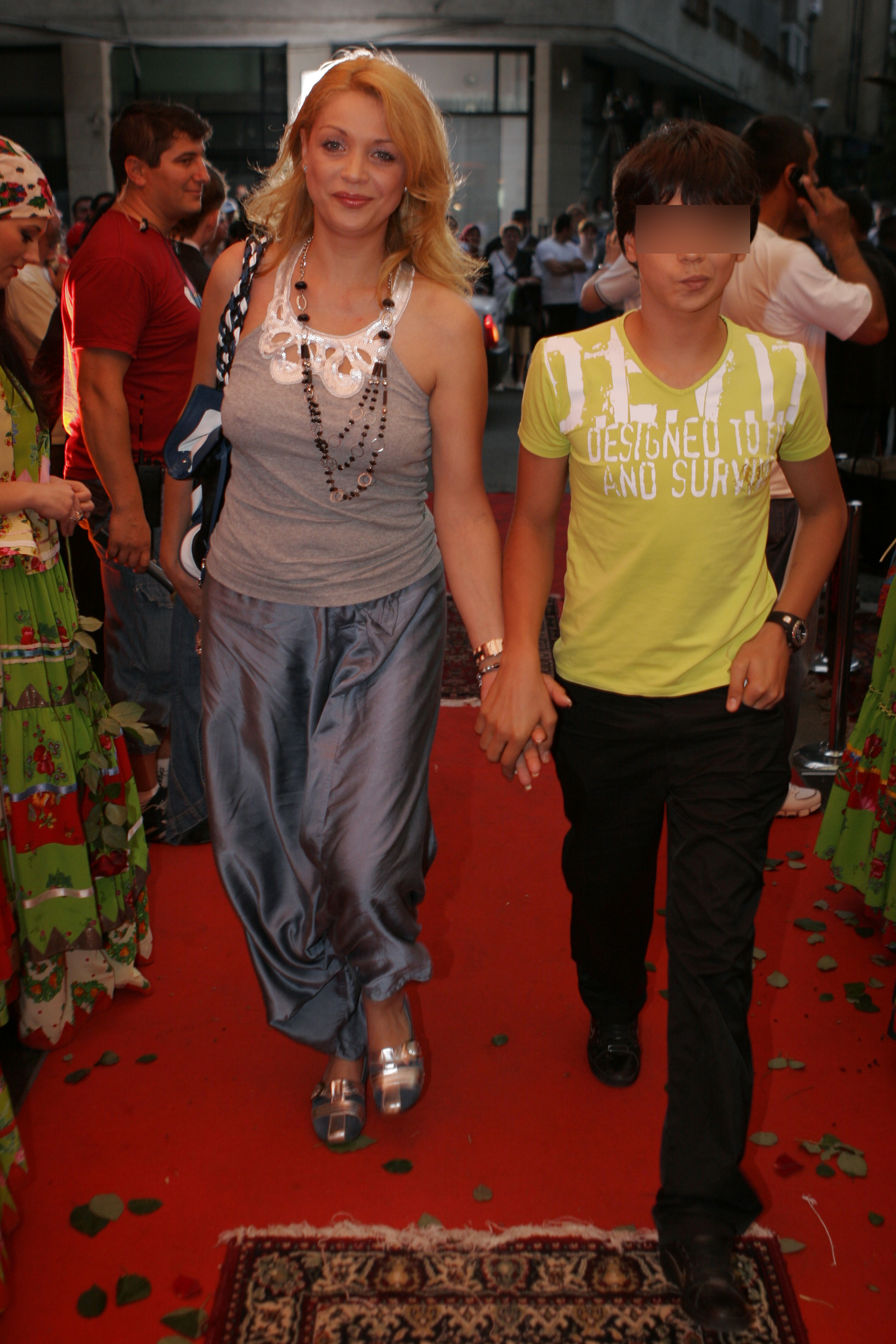 Singurul bărbat care nu a dezamăgit-o şi care i-a fost întotdeauna alături este chiar fiul ei, cel care are în prezent 23 de ani.