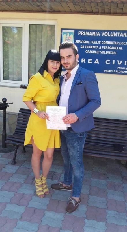 Loredana şi Ionuţ s-au căsătorit astăzi.