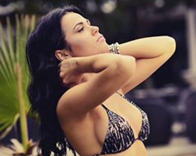 Deea şi Robert au fost filmaţi în ipostaze fierbinţi pe ”Insula Iubirii”.