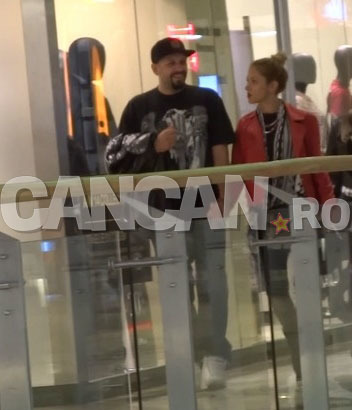 Şi în anii trecuţi, Ombladon şi-a însoţit iubita constant, făcându-i toate poftele.