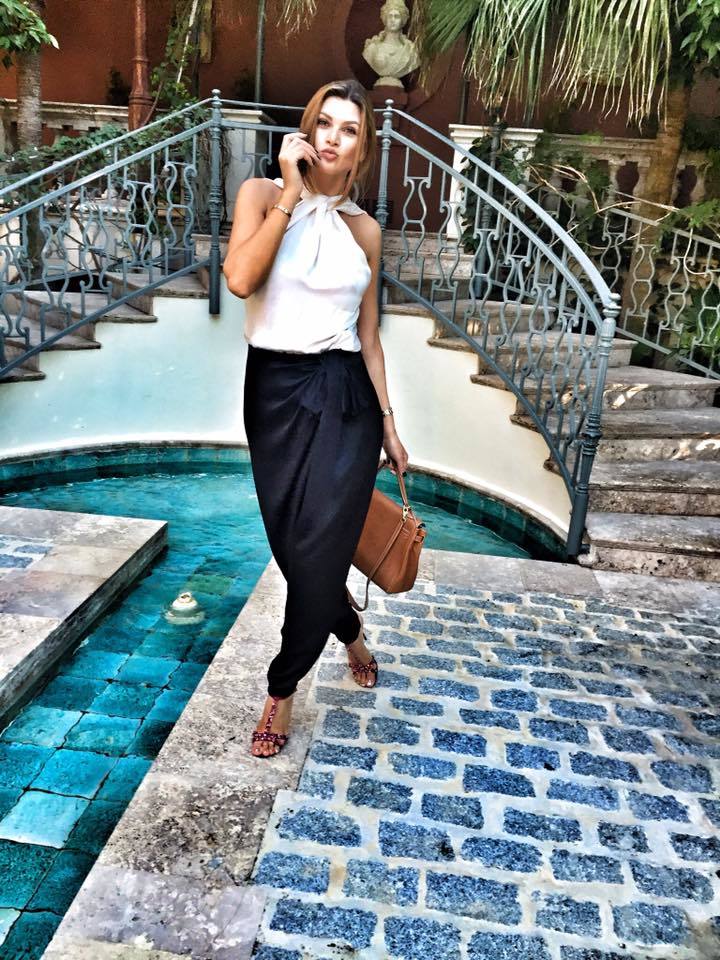 Ramona Gabor se distrează în Marbella.