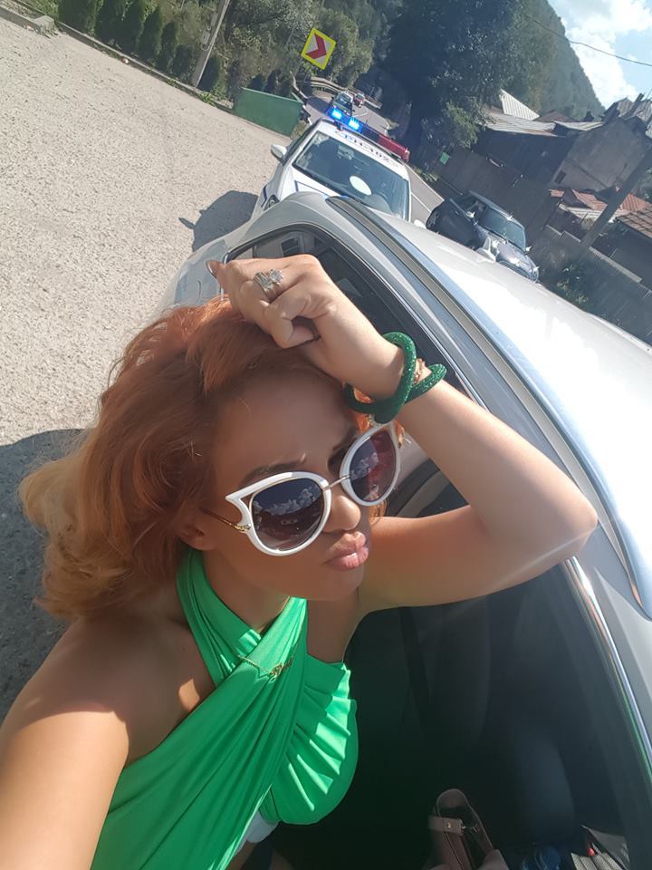 Deea s-a pozat lângă maşina poliţiştilor