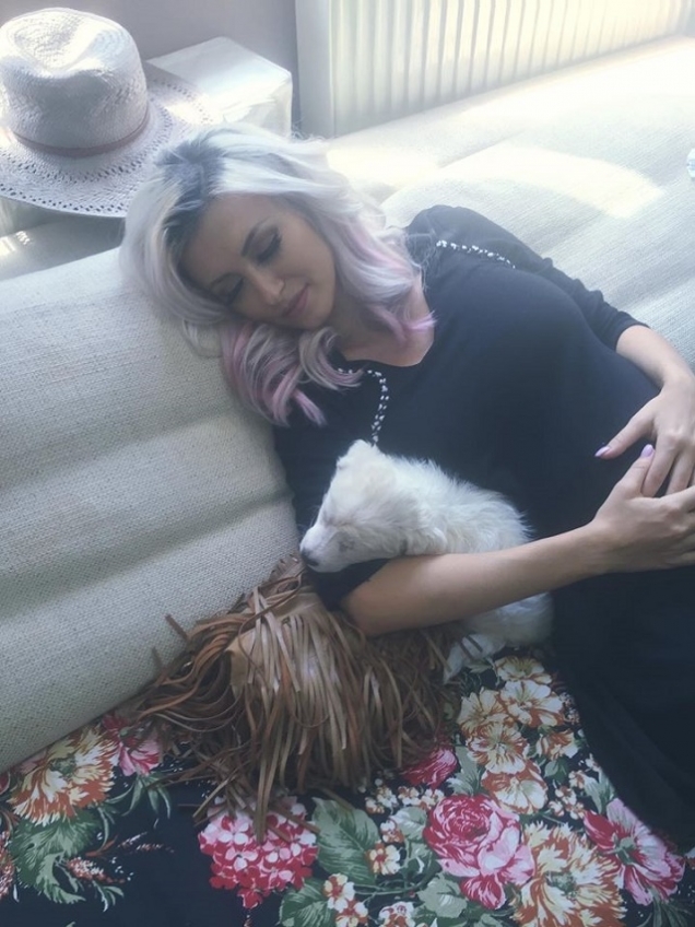 Vedeta îşi va ţine copilul în braţe luna viitoare.