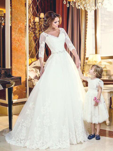 Bianca s-a ţinut de mână cu fetiţa care i-a emoţionat profund pe internauţi