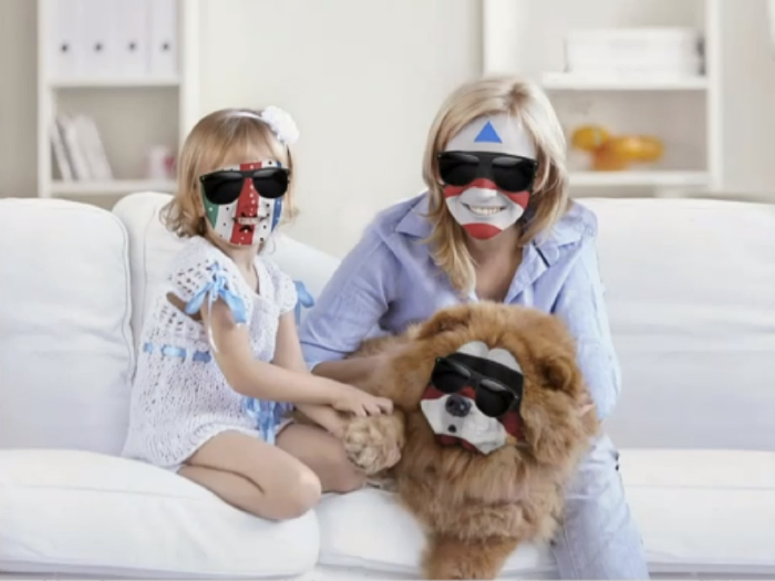 Aşa arată soţia solistului de la Carla's Dreams, în viziunea celor care i-au făcut acestuia farsa