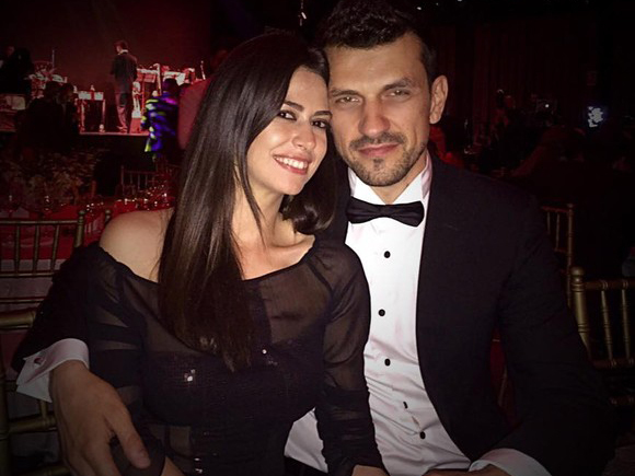 După un divorţ dureros, prezentatoarea TV şi-a găsit alinarea în braţele lui Mihai, un om de afaceri care i-a oferit deja inelul de logodnă