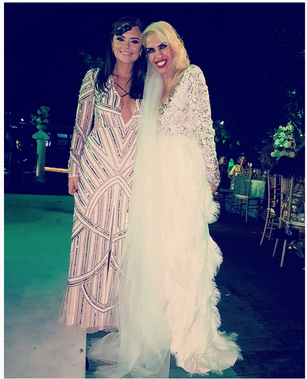 Cristinei Şişcanu i-a plăcut şi rochia albă purtată de Raluca Bădulescu