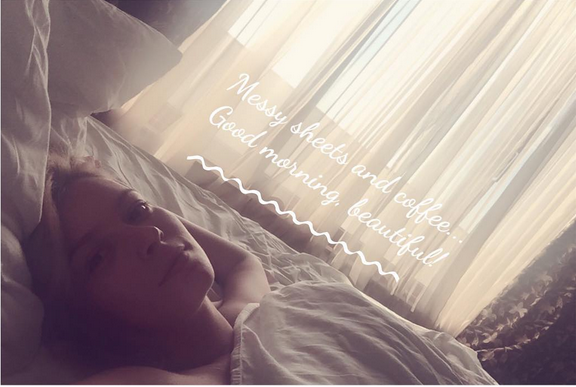 Diana a surprins cu o fotografie în care apare în aşternuturi, alături de un mesaj sexy.