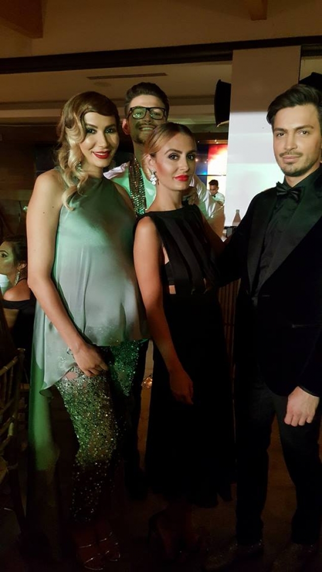 Ana Radu a încercat să-şi ascundă burtica purtând o bluză largă.