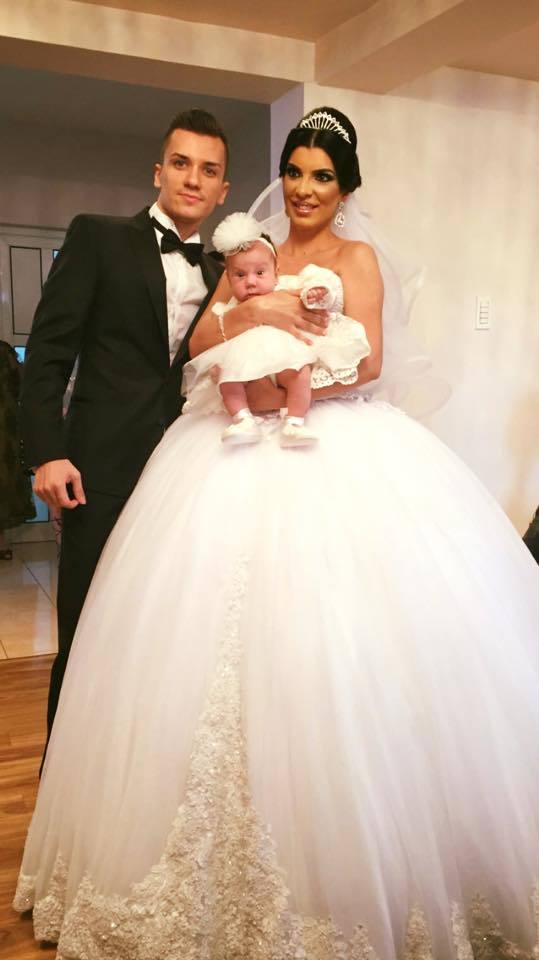 Andreea Tonciu s-a căsătorit cu Daniel şi i-a dăruit un copil.