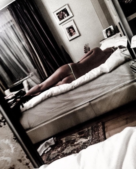 Vica Blochina s-a pozat dezbrăcată.