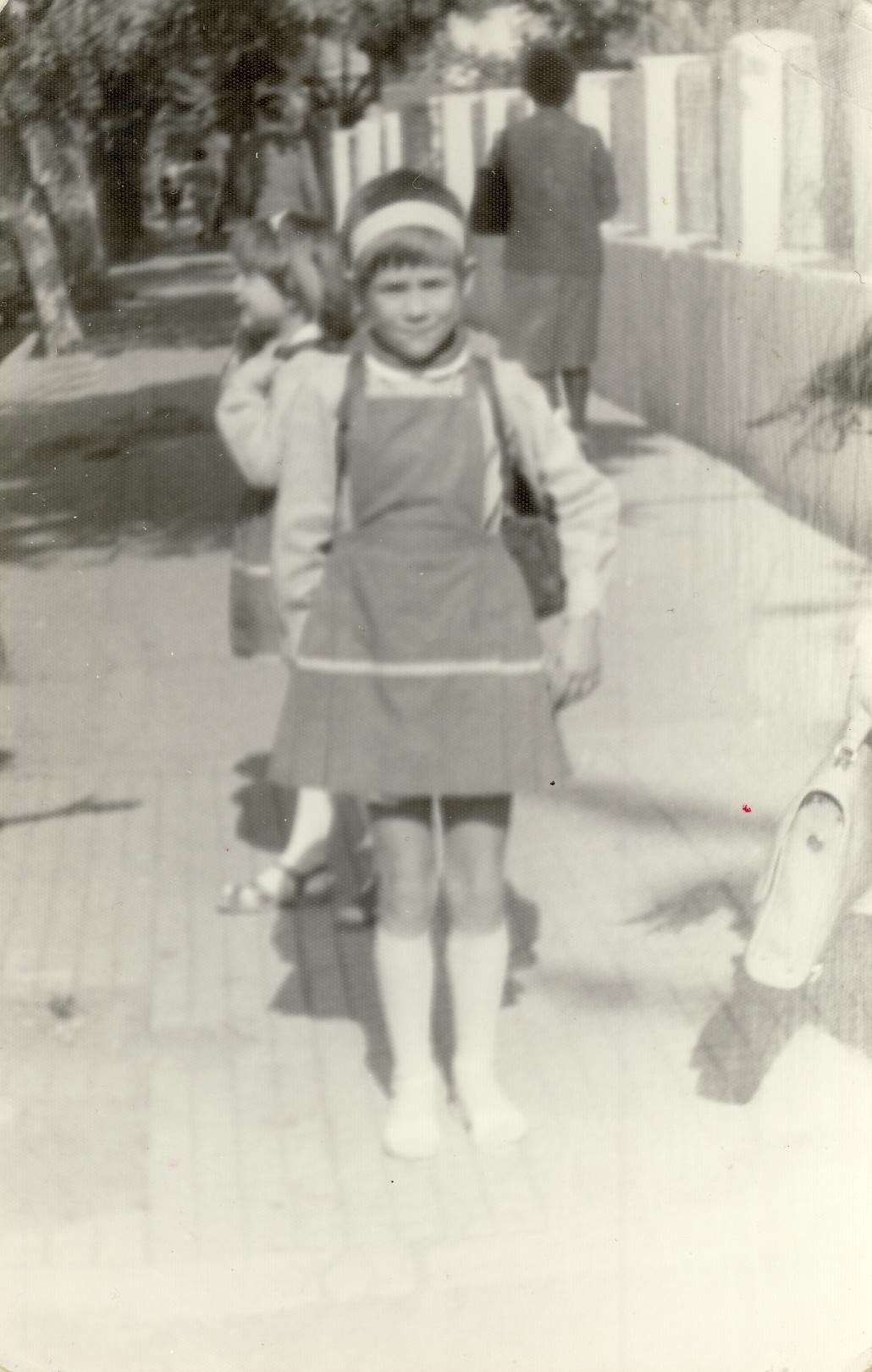 Aşa arăta Roxana Ciuhulescu în prima zi de şcoală.