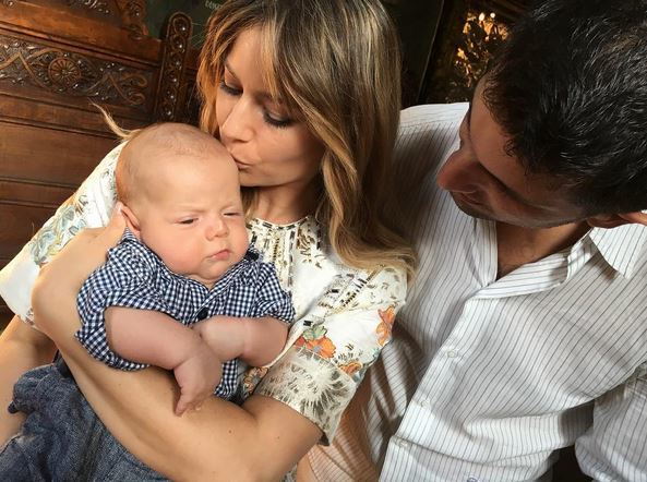 Laura Cosoi a făcut publică această imagine cu bebeluşul, în urmă cu puţin timp