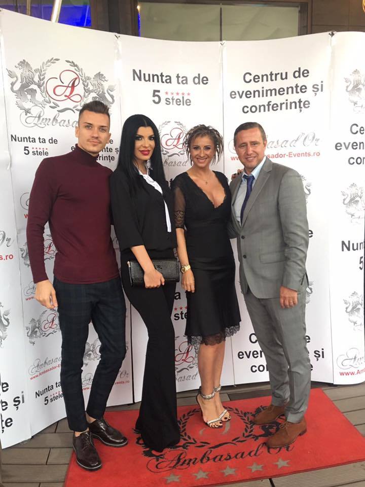 Andreea Tonciu a făcut furori cu apariţia la aniversarea naşului ei, Laurenţiu Reghecampf.