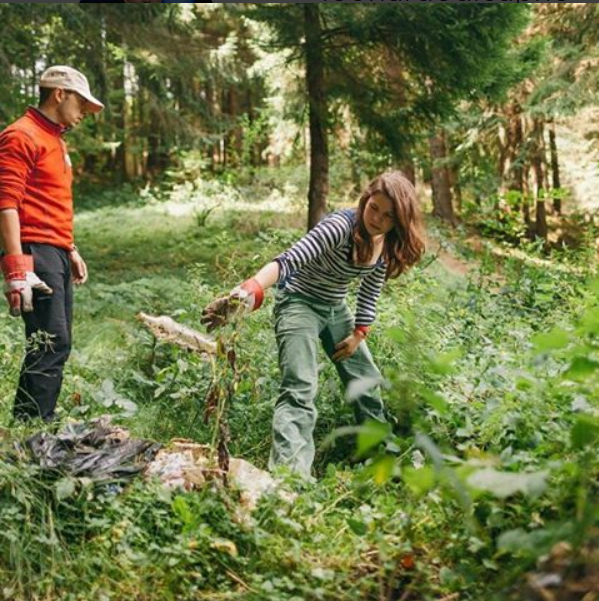 Leonardo DiCaprio avertizează Guvernul României în legătură cu pericolul în care se află pădurile din România.