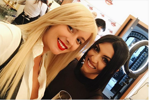 Diana Dumitrescu şi Doiniţa Oancea şi-au bucurat fanii cu un selfie.