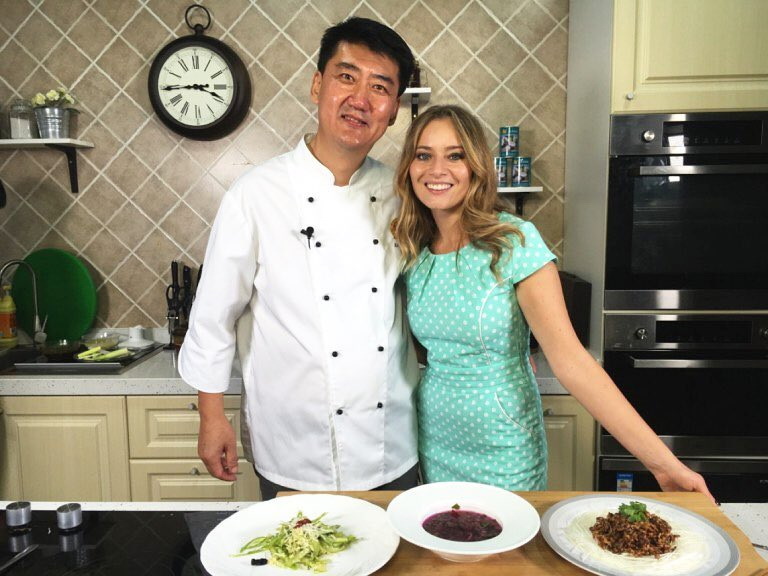 Laura Cosoi a câştigat în 2015 “Oscarul Culinar” pentru cartea de bucate, “Rămâi la masă’’