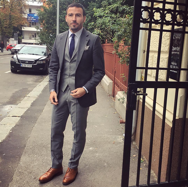 Adrian Cristea a postat un mesaj misterios după ce fosta lui iubită a născut o fetiţă.