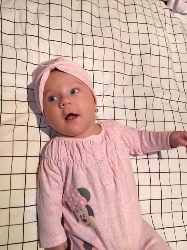 Fetiţa Andreei Tonciu i-a cucerit pe internauţi