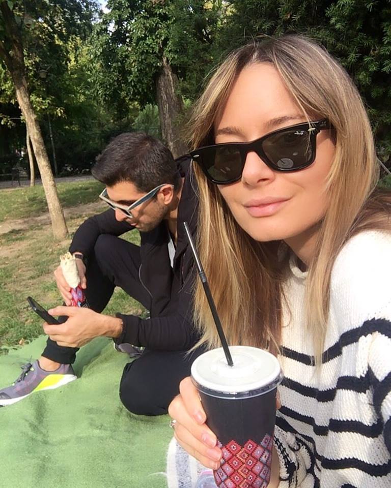 Laura Cosoi a postat acestă imagine pe Facebook, însă fanii nu au fost deloc fericiţi