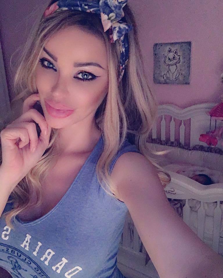 Bianca îşi adoră fetiţa.